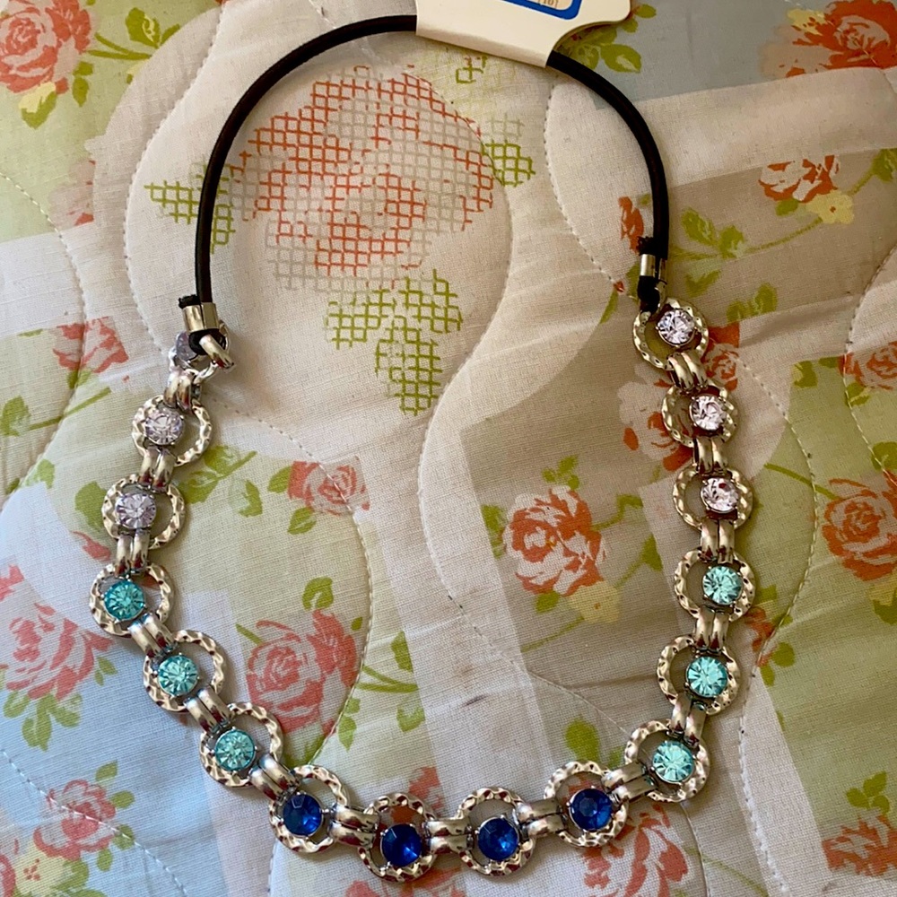 NWT multi color crystal/metal choker necklace